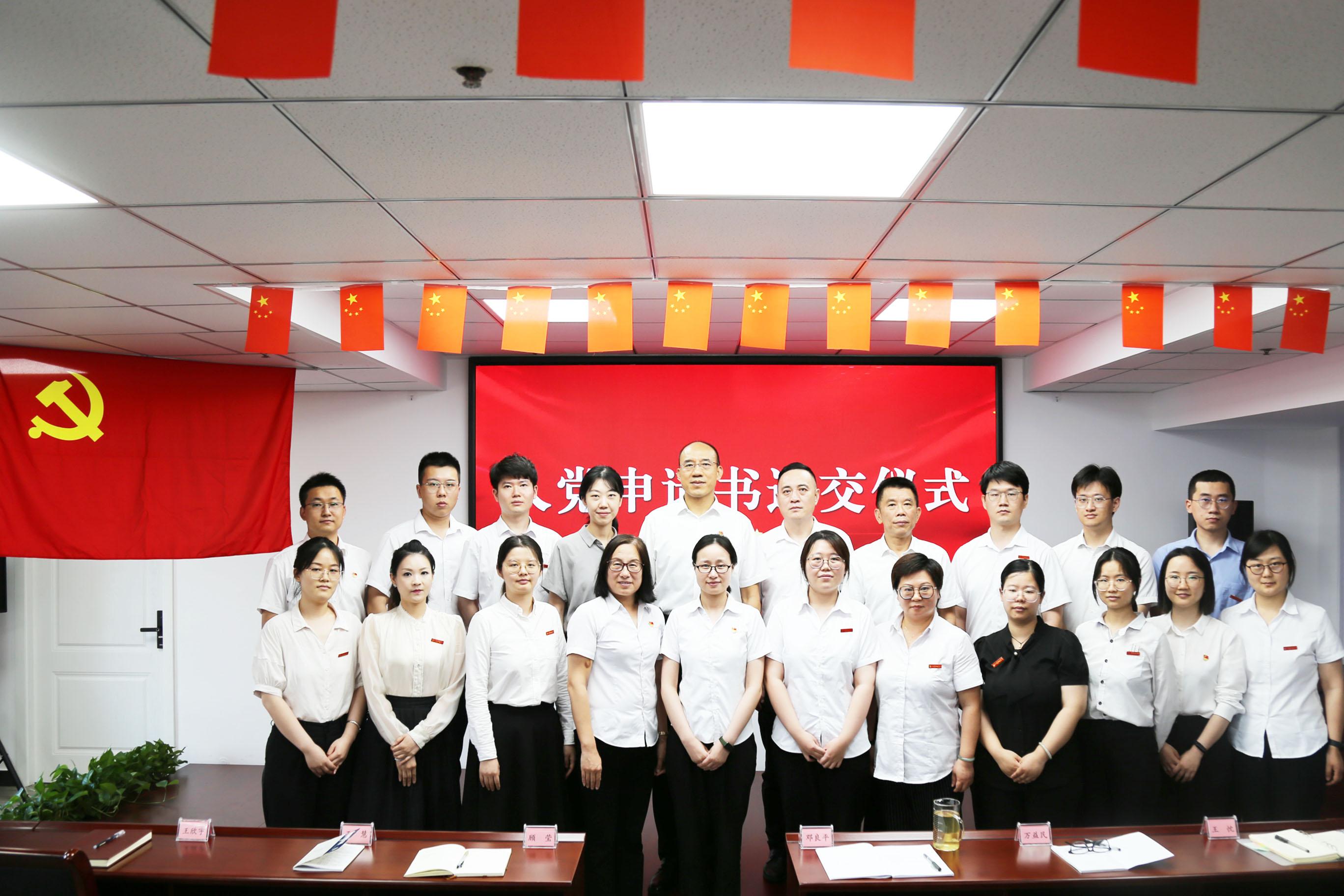 7394a5f4c255e667393f52594107c86b